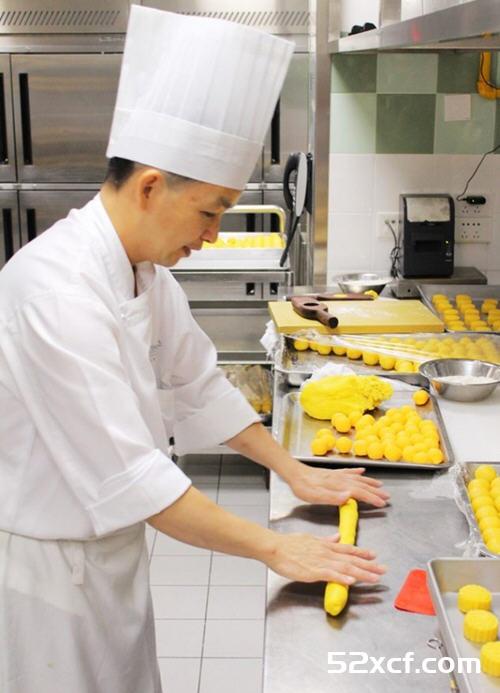 上海半岛酒店奶黄月饼配方和做法全程