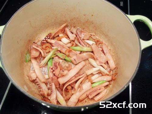 鱿鱼螺肉蒜汤的做法
