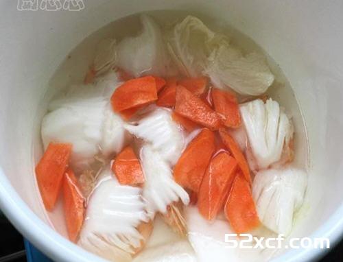 鲜虾煮白菜的做法