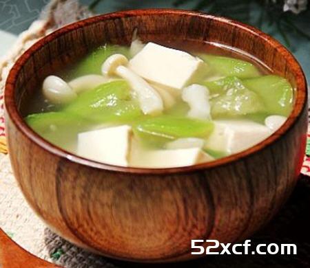 白玉丝瓜豆腐汤的做法