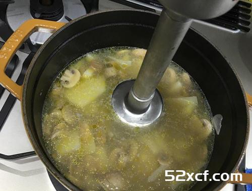 蛤蛎蘑菇浓汤的做法