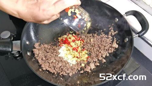 湖南香菜炒牛肉末的做法