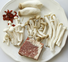 牛腩菌菇汤的做法教
