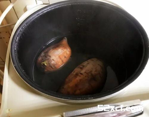 铁锅煮蕃薯奶油浓汤的做法