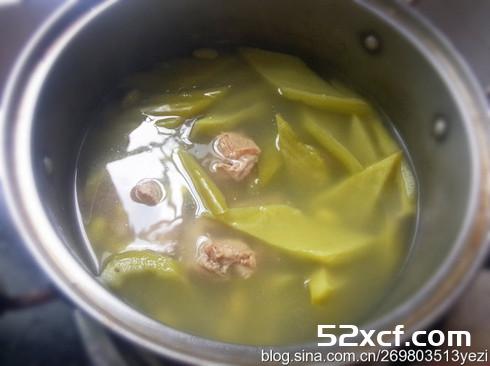 黄豆苦瓜猪骨汤的做法