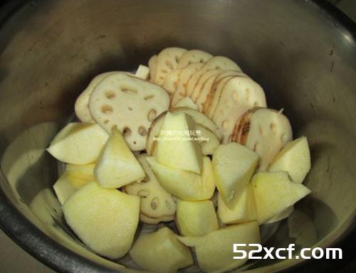 苹果莲藕汤的做法