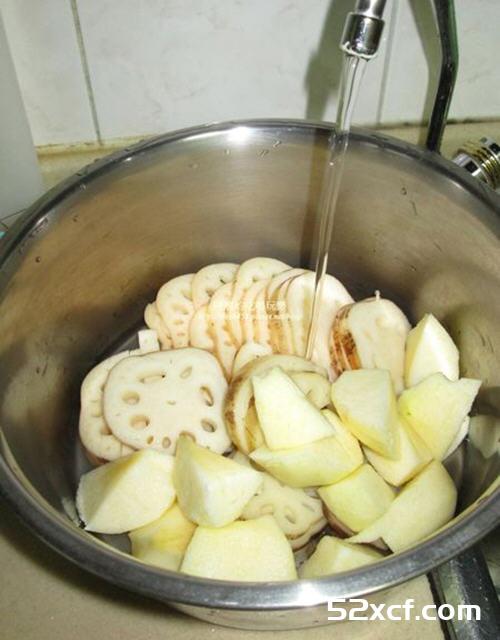 苹果莲藕汤的做法