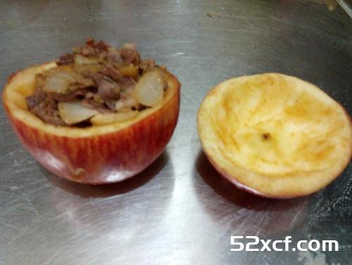 迷迭香羊肉苹果盅的做法