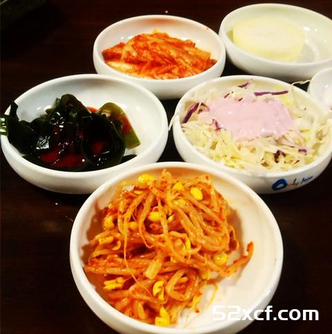 韩国济州烤黑猪肉等特色小吃欣赏