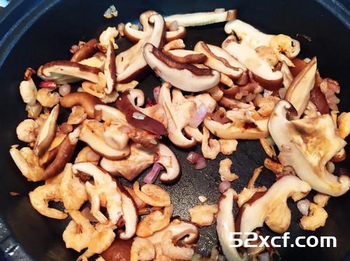 竹笋香菇肉丝粥的做法