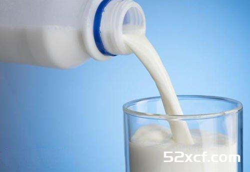 多喝牛奶就能补充足够的钙吗？关键看钙含量和吸收率