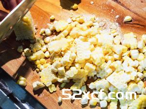 奶油玉米毛豆手捏饭团的做法