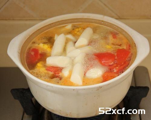 番茄玉米猪骨汤的做法