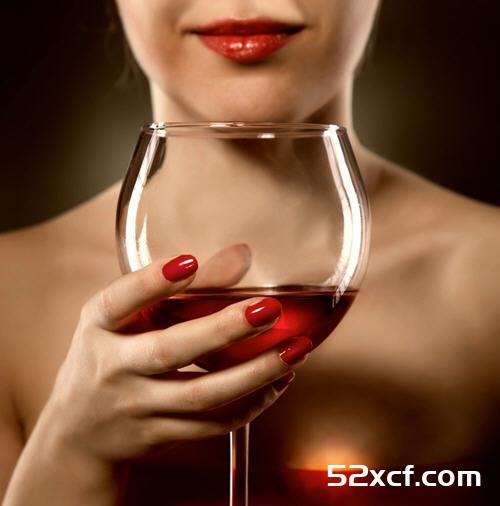 女人睡前喝红酒好吗