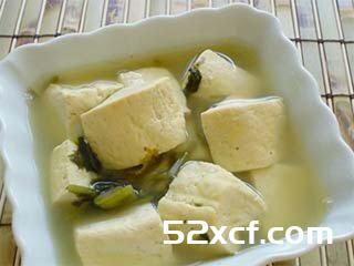 雪菜豆腐汤的做法