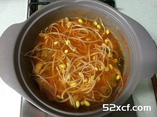 泡菜黄豆芽汤的做法
