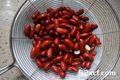 红腰豆焖猪尾的做法