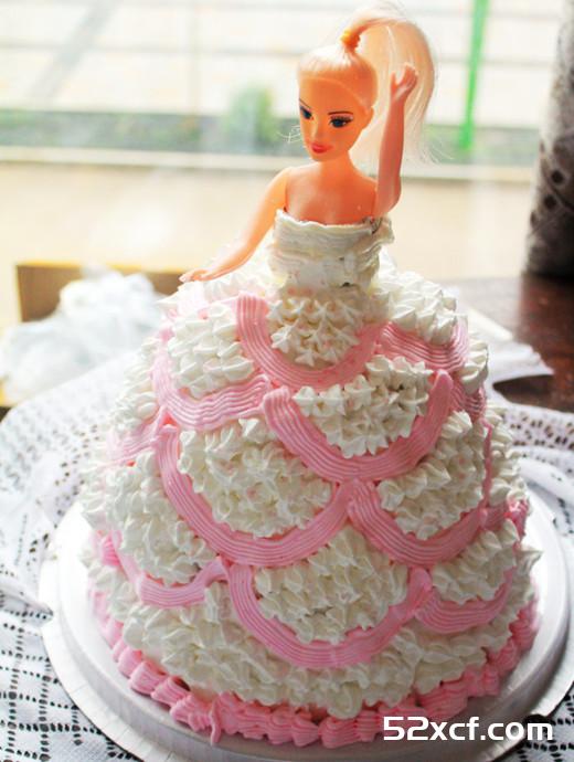 芭比娃娃生日蛋糕的做法