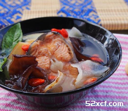 天麻鲜鱼汤的做法
