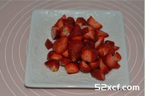 草莓冰沙_家常草莓冰沙如何做好吃_沙冰的家庭制法-我爱下厨房