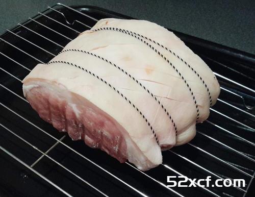 脆皮烤猪腿肉的做法
