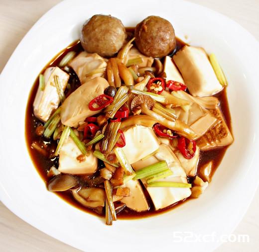 嫩豆腐烧鸿喜菇的做法
