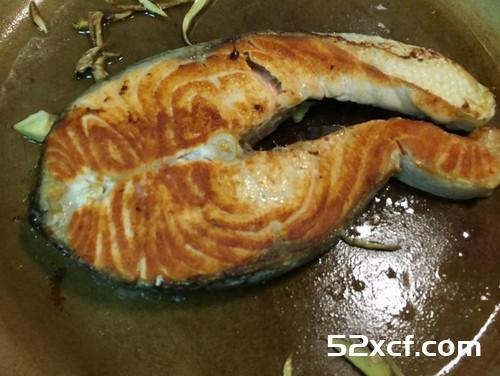洋葱鲑鱼的做法