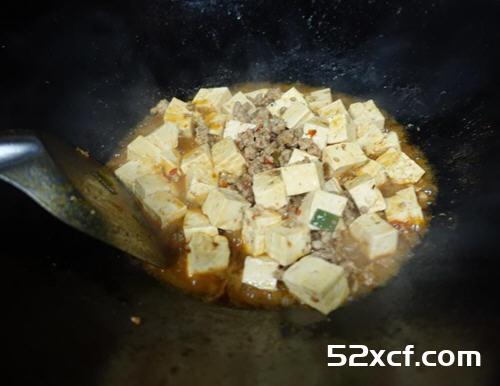咖哩豆腐盖饭的做法