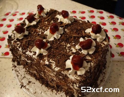 黑森林蛋糕(樱桃+巧克力)的做法