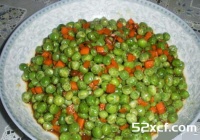 甜面酱焖豌豆胡萝卜丁的做法教
