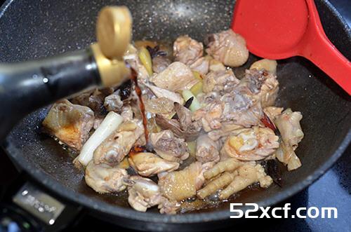 东北小鸡蘑菇炖粉条的做法