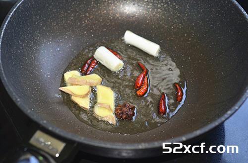 东北小鸡蘑菇炖粉条的做法