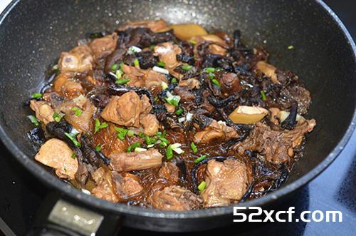 东北小鸡蘑菇炖粉条的做法