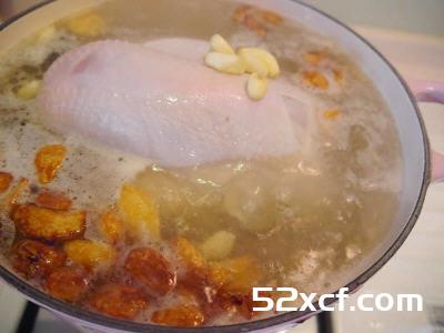 阿基师蒜头鸡汤的做法