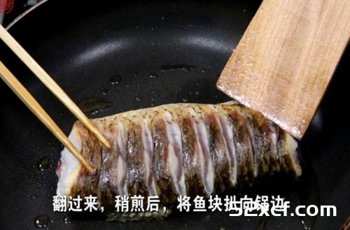 鱼香灌汤豆腐的做法