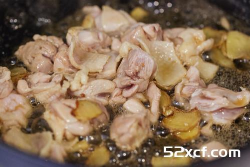 黑啤酒麻油鸡肉饭的做法