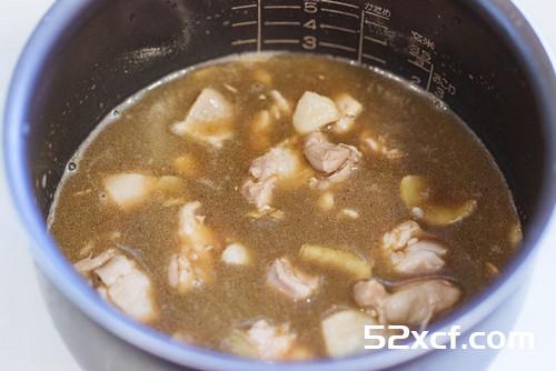 黑啤酒麻油鸡肉饭的做法