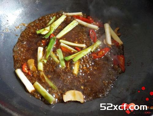 葱爆鱼片的做法